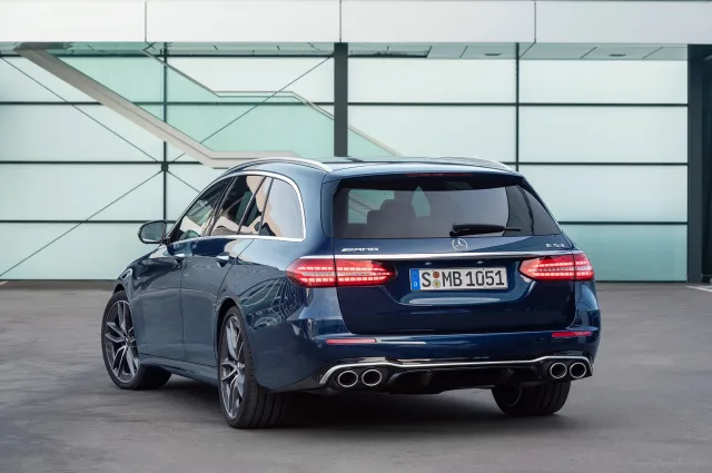 Mercedes-Benz E-Class Estate station wagon — 3