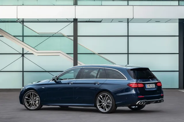 Mercedes-Benz E-Class Estate station wagon — 4
