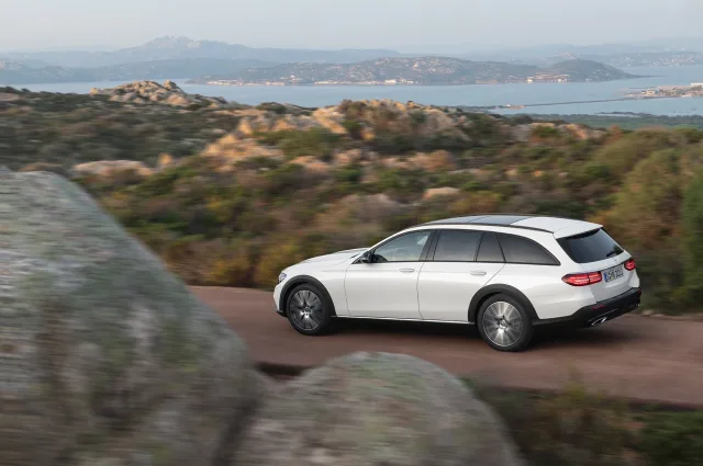 Mercedes-Benz E-Class All-Terrain універсал — 14
