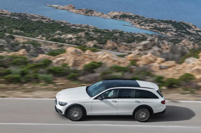 Mercedes-Benz E-Class All-Terrain універсал — 21