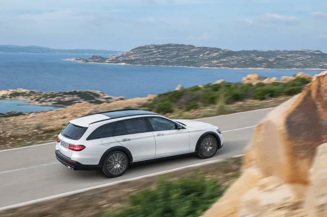 Mercedes-Benz E-Class All-Terrain універсал — 23