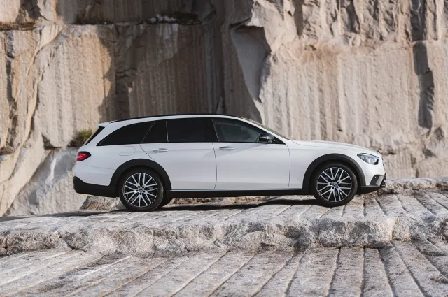 Mercedes-Benz E-Class All-Terrain універсал — 24