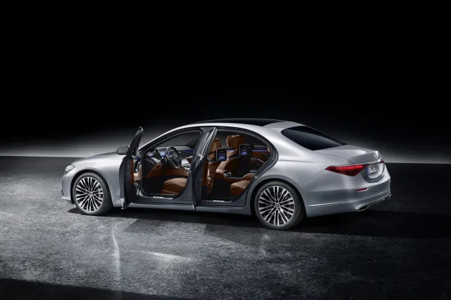 Mercedes-Benz S-Class W223 sedan — 5