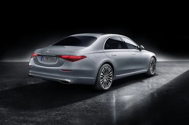 Mercedes-Benz S-Class W223 sedan — 6