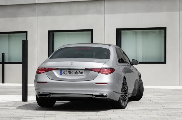 Mercedes-Benz S-Class W223 sedan — 7