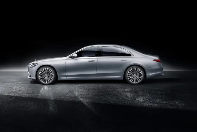 Mercedes-Benz S-Class W223 sedan — 9