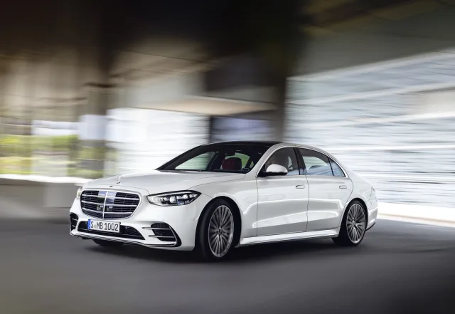 Mercedes-Benz S-Class W223 sedan — 12