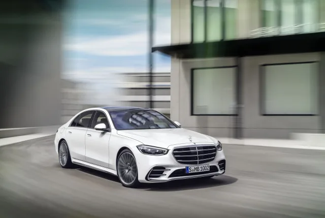 Mercedes-Benz S-Class W223 sedan — 13