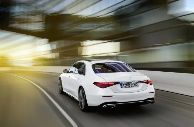 Mercedes-Benz S-Class W223 sedan — 15