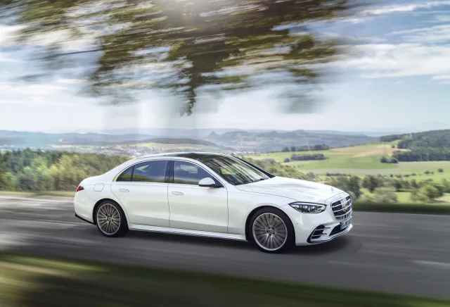 Mercedes-Benz S-Class W223 sedan — 17