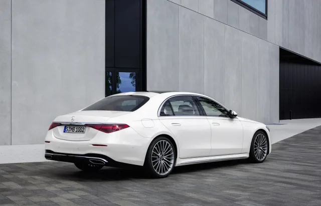 Mercedes-Benz S-Class W223 sedan — 18