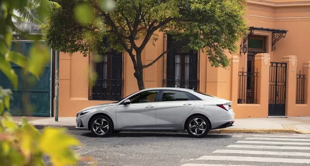 Hyundai Elantra 1.6 AT Active — 4