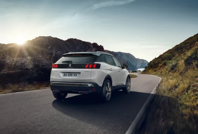 Peugeot 3008 1.5D AT Active Pack — 7