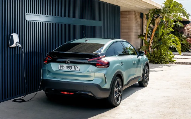 Citroen C4 hatchback — 7