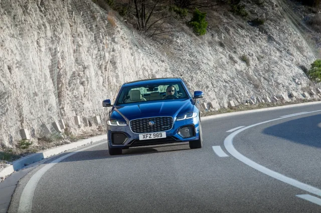 Jaguar XF седан — 5