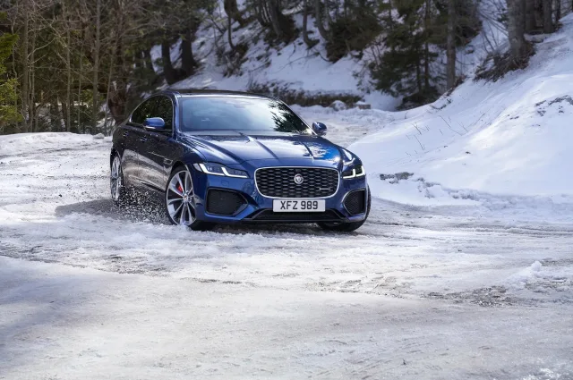Jaguar XF седан — 14