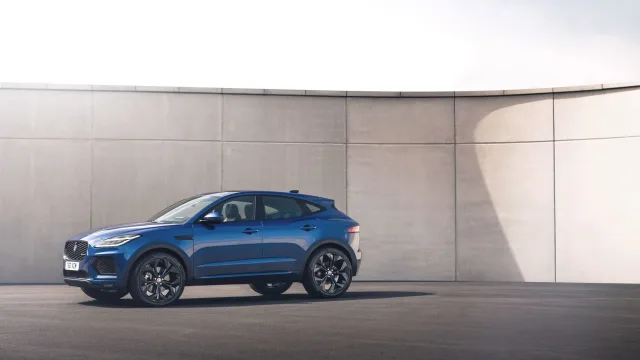 Jaguar E-Pace кросовер — 11