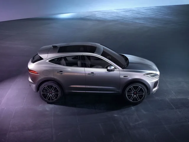 Jaguar E-Pace кросовер — 19