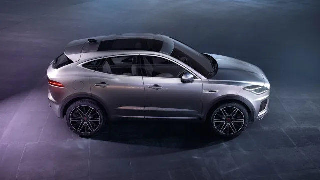 Jaguar E-Pace кросовер — 20