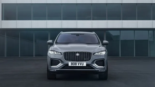 Jaguar F-Pace кросовер — 2