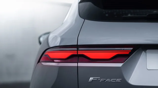 Jaguar F-Pace кросовер — 3