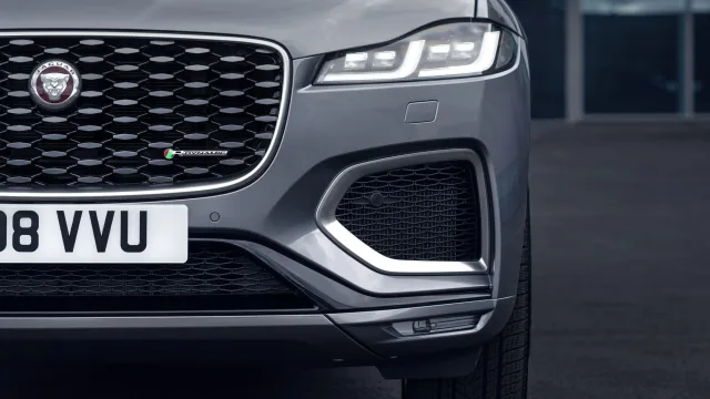 Jaguar F-Pace кросовер — 8