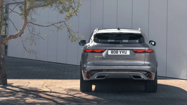 Jaguar F-Pace кросовер — 9