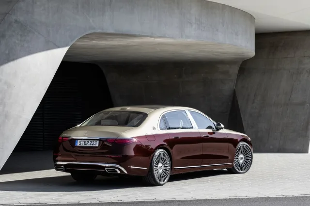 Mercedes-Benz S-Class Maybach седан — 12