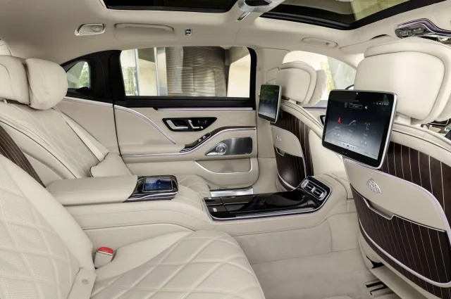 Mercedes-Benz S-Class Maybach седан — 25