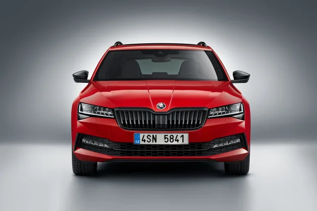 Skoda Superb Combi station wagon — 2