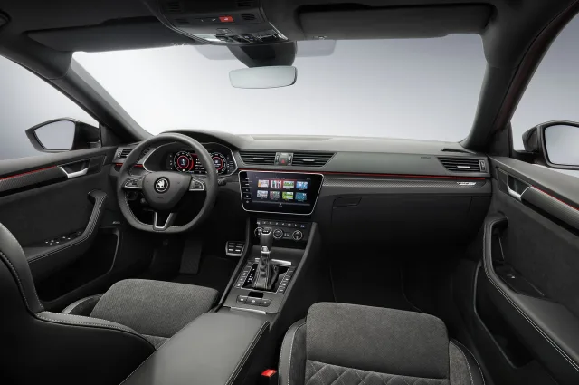 Skoda Superb Combi station wagon — 7