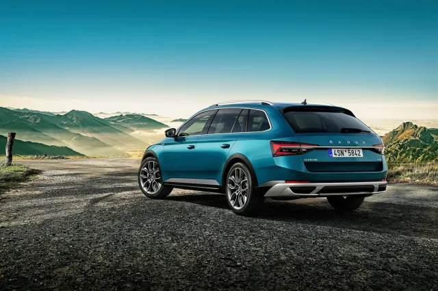 Skoda Superb Scout універсал — 7