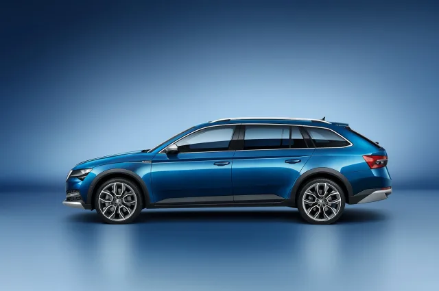 Skoda Superb Scout універсал — 8
