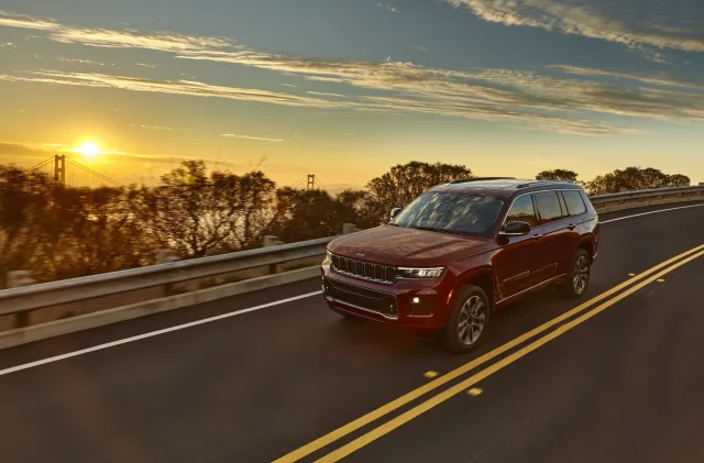 Jeep Grand Cherokee L кросовер — 10