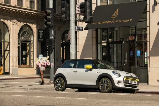 MINI Cooper SE (Мини Купер СЕ) хэтчбек — 17