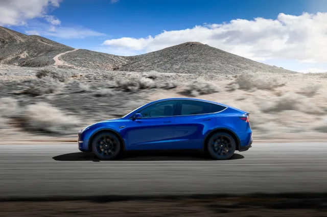 Tesla Model Y кросовер — 6
