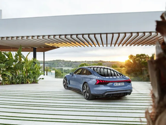 Audi e-tron GT седан — 13