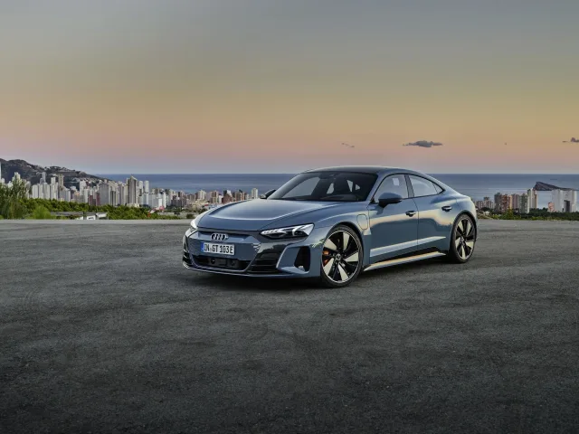 Audi e-tron GT седан — 18