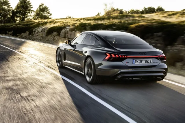 Audi e-tron GT седан — 19