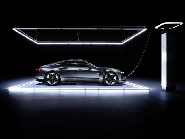 Audi e-tron GT седан — 21