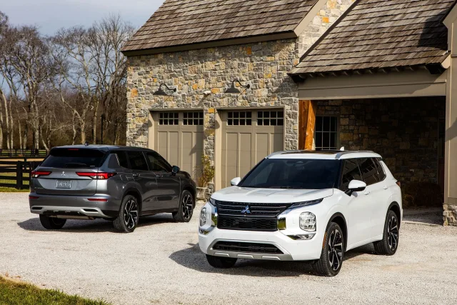 Mitsubishi Outlander 2021 crossover — 2