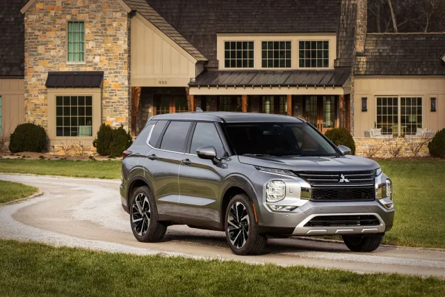 Mitsubishi Outlander 2021 crossover — 10
