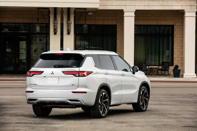 Mitsubishi Outlander 2021 crossover — 24