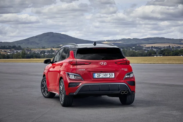 Hyundai Kona 1.0T MT Dynamic — 11