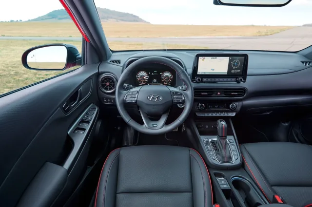 Hyundai Kona 1.0T MT Dynamic — 20