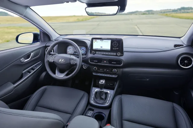 Hyundai Kona 1.0T MT Dynamic — 21