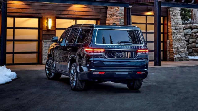 Jeep Wagoneer позашляховик — 8