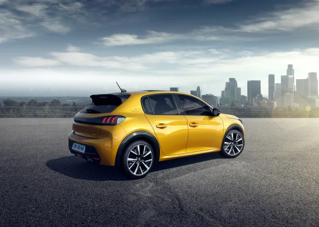 Peugeot 208 1.2 MT Active Pack — 8