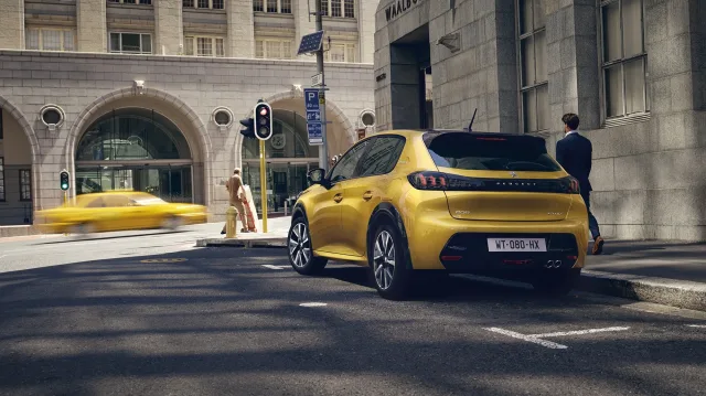 Peugeot 208 1.2 MT Active Pack — 11