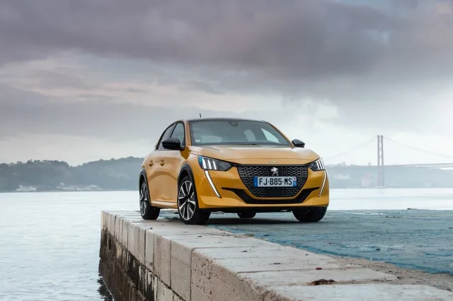 Peugeot 208 1.2 MT Active Pack — 16